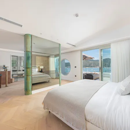 Yacht Classic - Boutique Class Hotel
