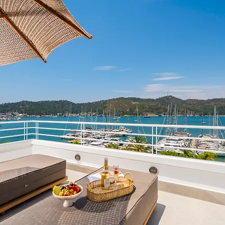 Hotel Yacht Classic - Boutique Class